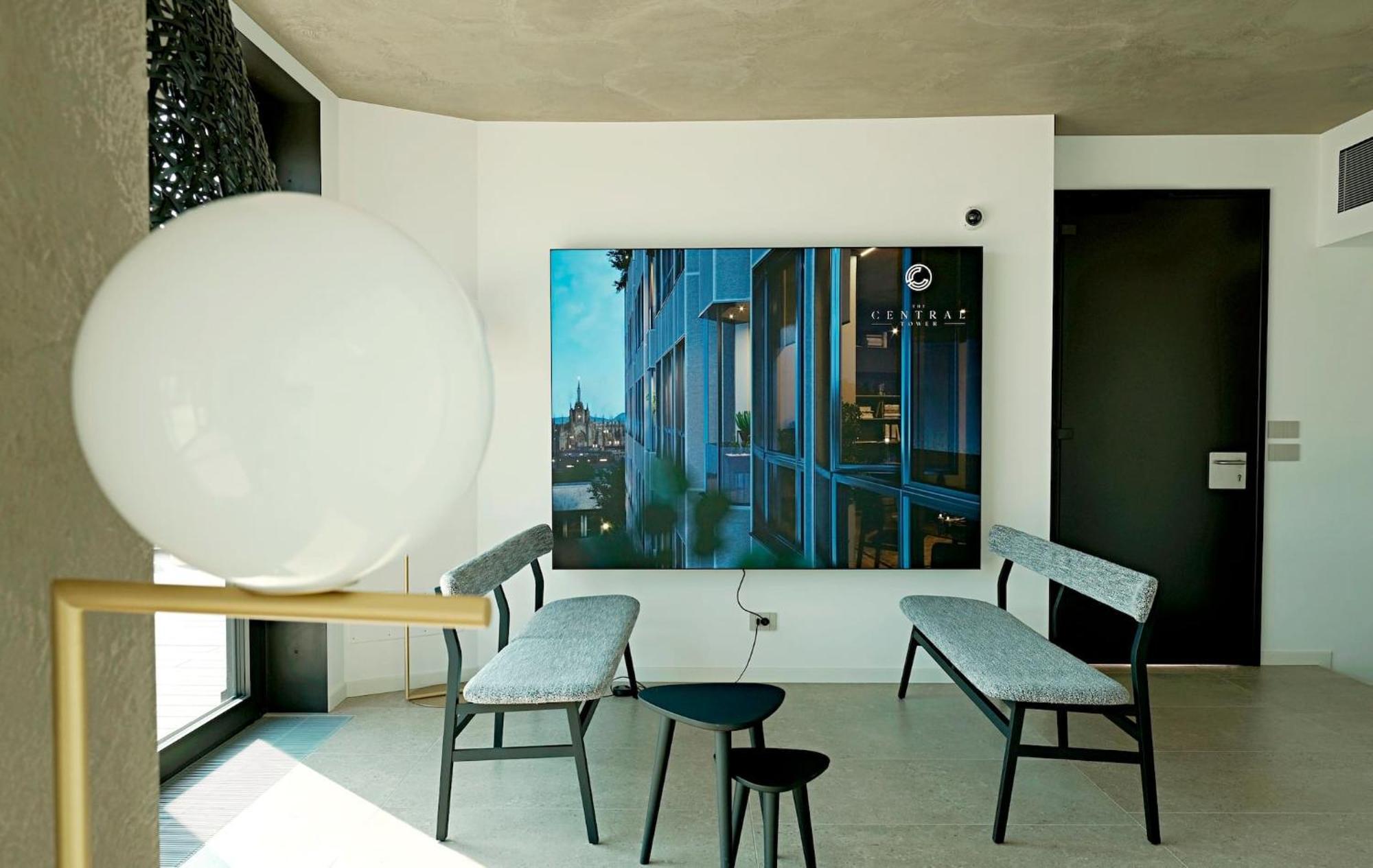 San Babila Central Tower With Panoramic Terrace Overlooking Duomo By Rentopolis Milán Exteriér fotografie