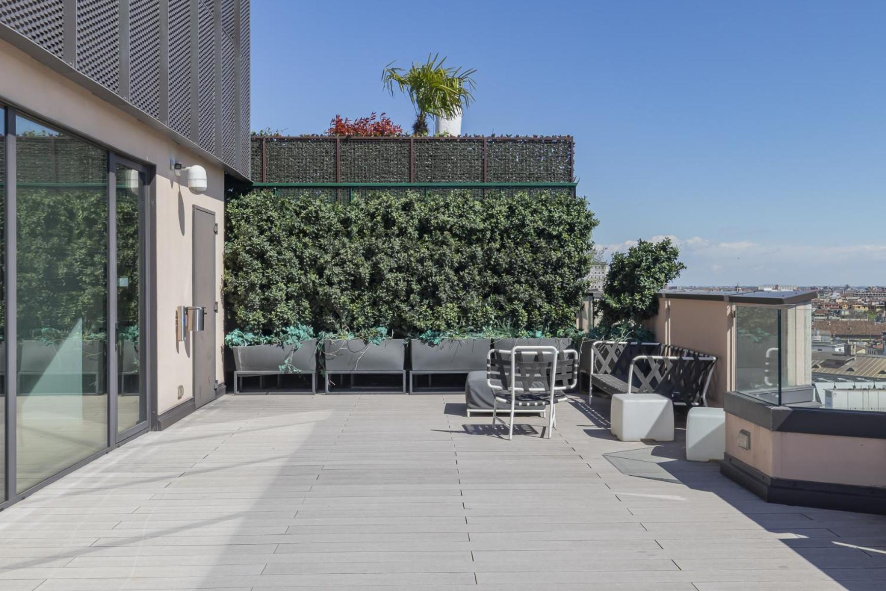San Babila Central Tower With Panoramic Terrace Overlooking Duomo By Rentopolis Milán Exteriér fotografie