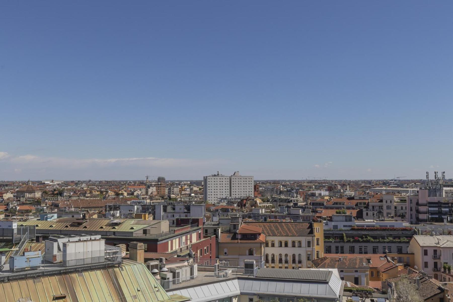 San Babila Central Tower With Panoramic Terrace Overlooking Duomo By Rentopolis Milán Exteriér fotografie