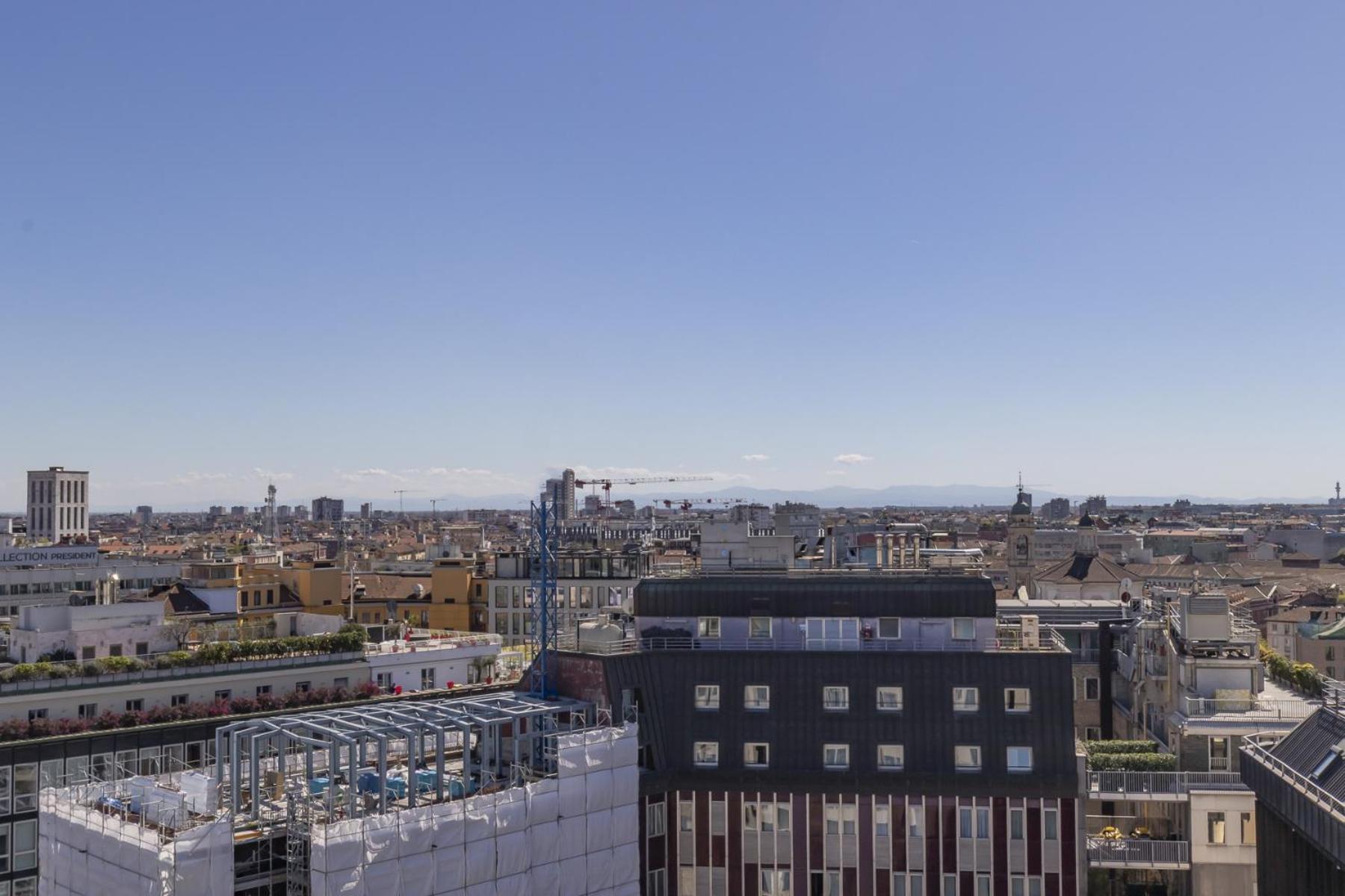 San Babila Central Tower With Panoramic Terrace Overlooking Duomo By Rentopolis Milán Exteriér fotografie